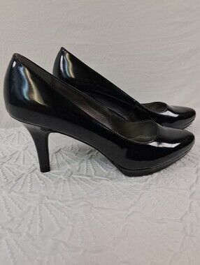 Bandolino Black Patent Mid Heel Pumps Size 8.5